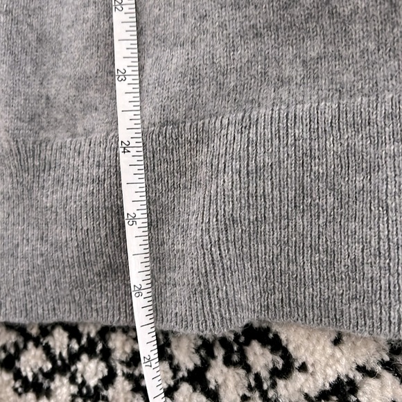 Womens Saks 5th 100% cashmere sweater - Picture 5 of 7